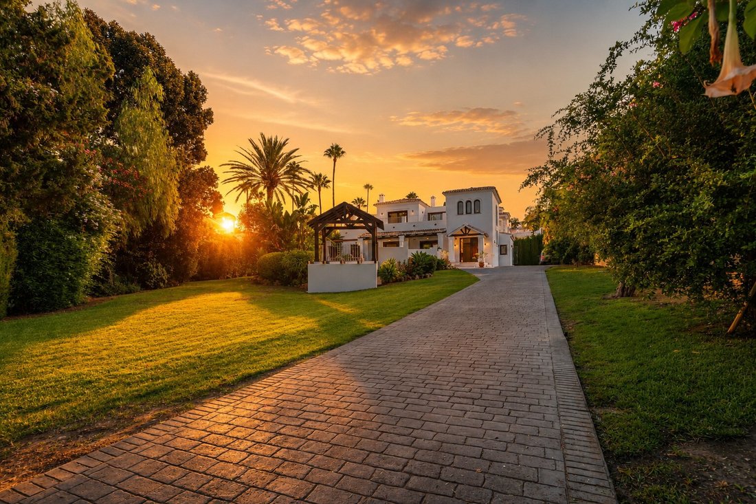 Villa in Elviria-Cabopino, Marbella, Spain 3 - 18943841