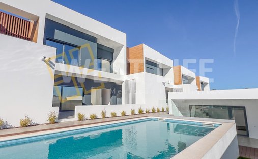 House in Loures, Lisbon, Portugal 1