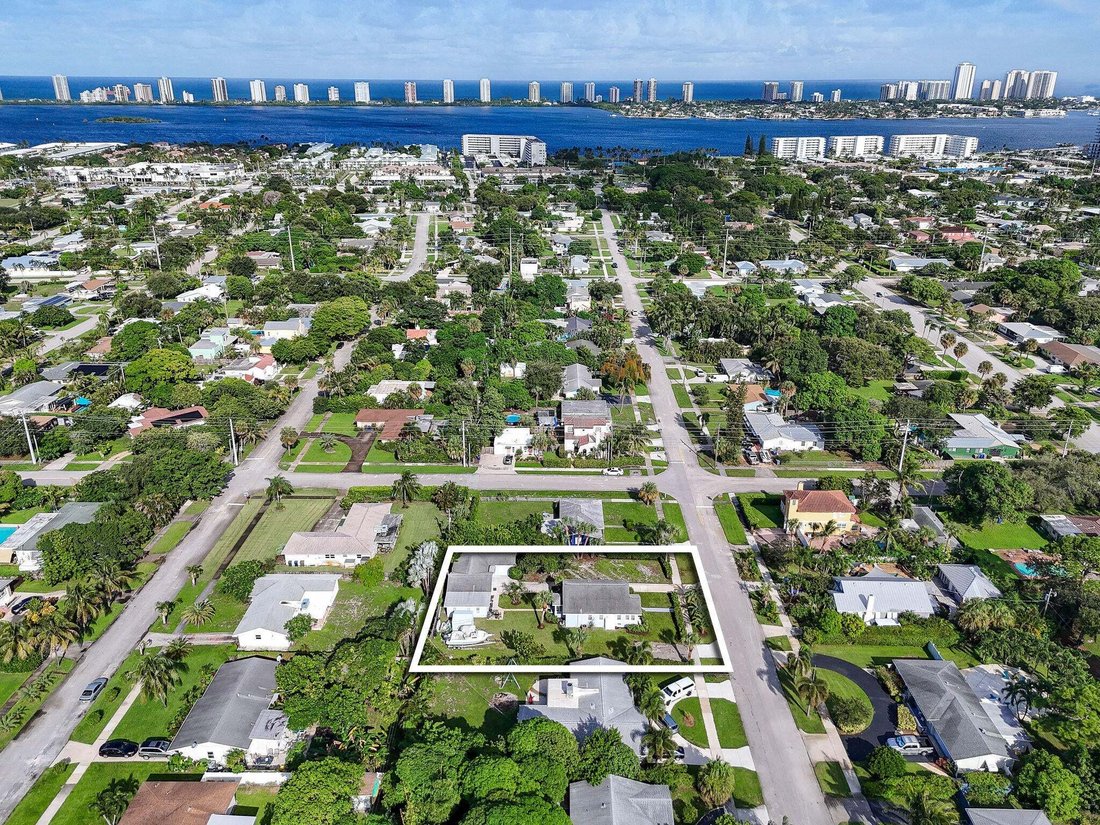 House in Lake Park, Florida, United States 2 - 18940136