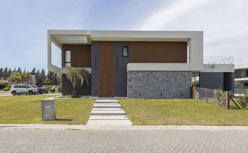 House in Ezeiza, Buenos Aires Province, Argentina 1