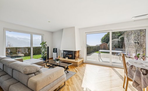 Apartment in Chardonne, Vaud, Switzerland 1