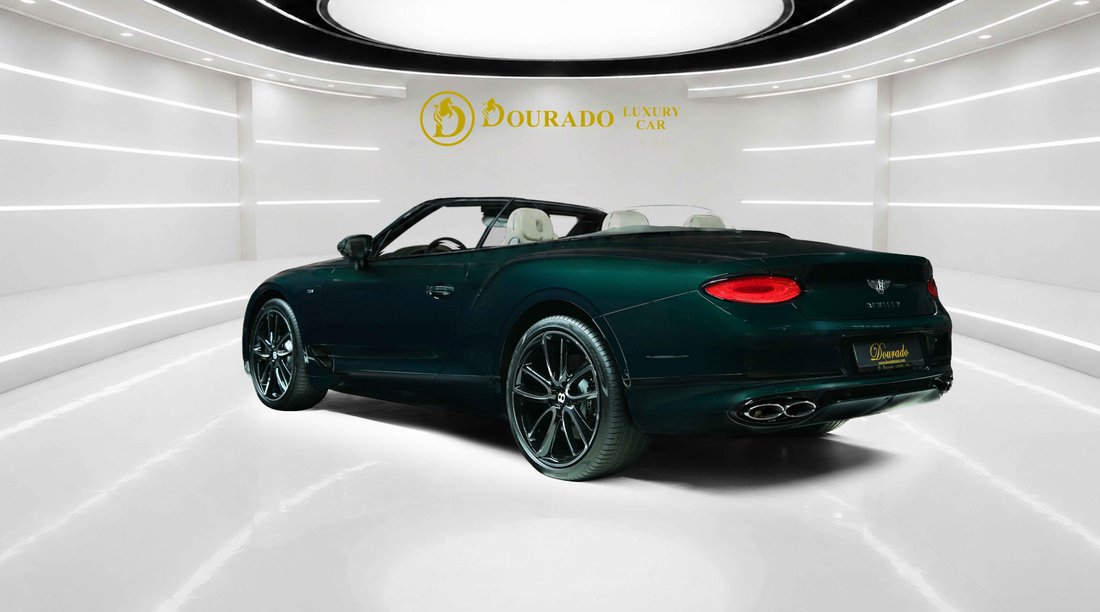 Cabriolet in Dubai, United Arab Emirates 4 - 18945236