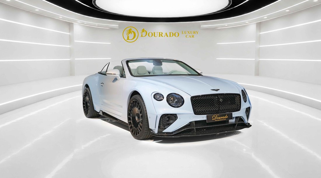 Cabriolet in Dubai, United Arab Emirates 1 - 18945244