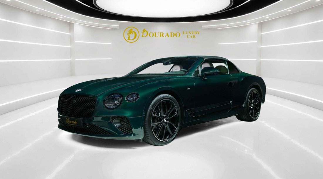 Cabriolet in Dubai, United Arab Emirates 3 - 18945236