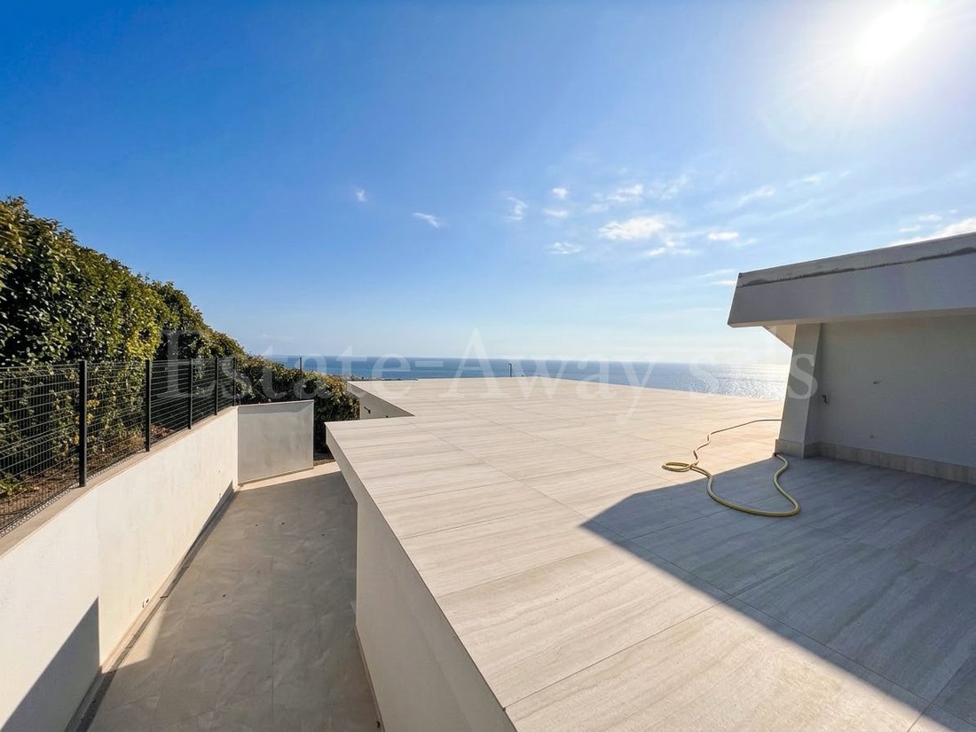 Villa in Vallecrosia, Liguria, Italy 4 - 18945240