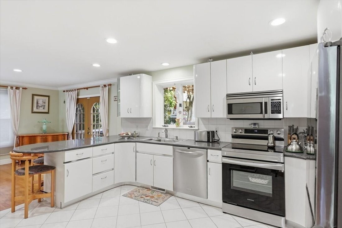 House in Newton, Massachusetts, United States 5 - 18945381