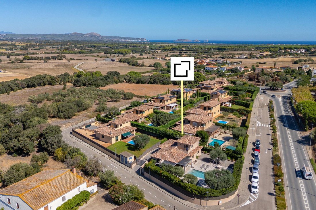Villa in Pals, Catalonia, Spain 3 - 18946239