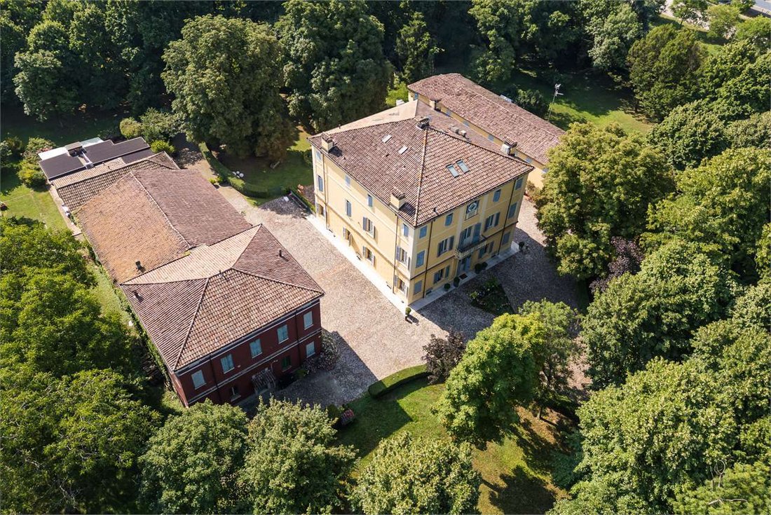 Villa in Centro Storico, Modena, Emilia-Romagna 3 - 18946229