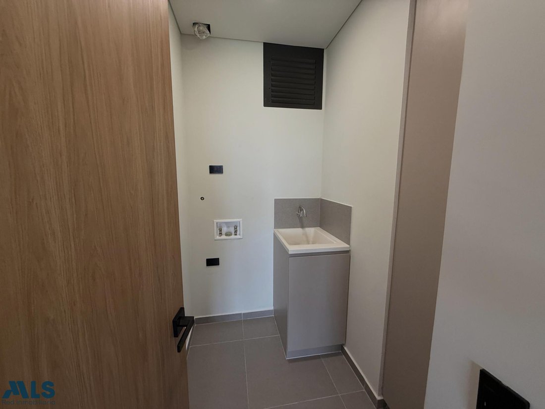 Apartment in Envigado, Antioquia, Colombia 5 - 18946240