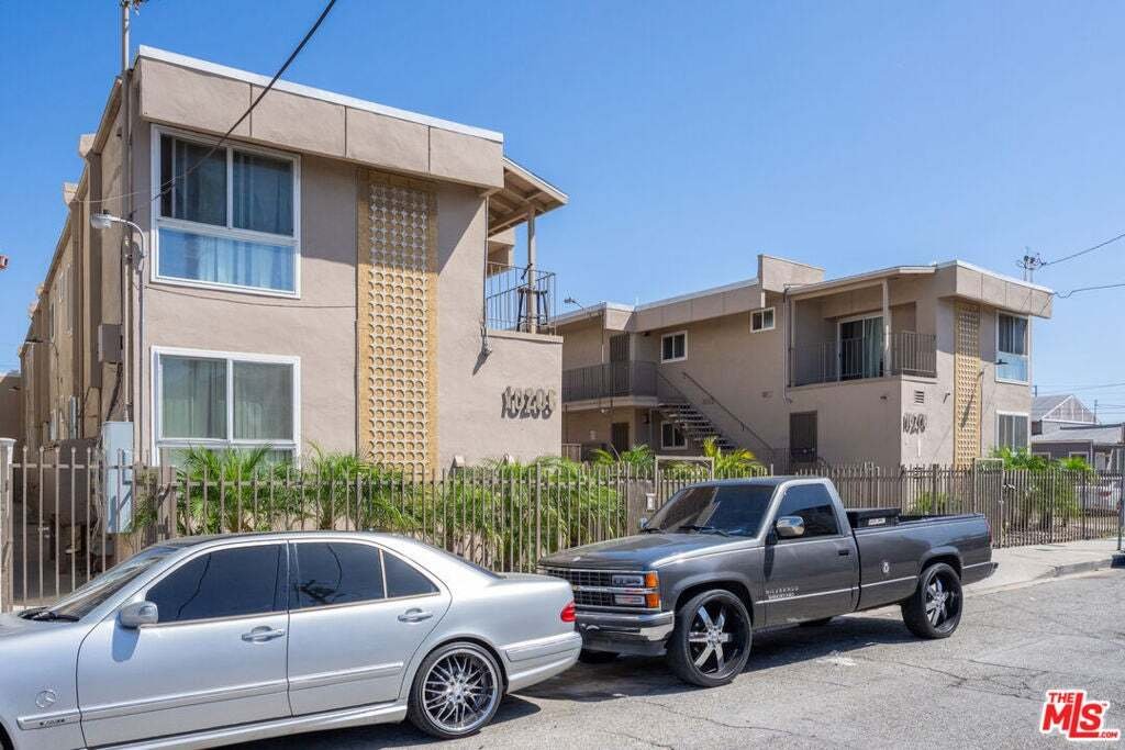 Inglewood, California, United States 3 - 18945743