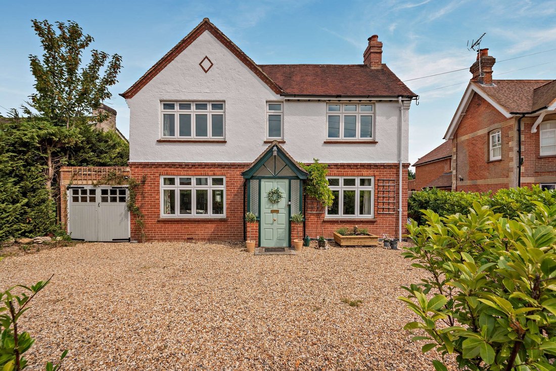 Maison en Rowledge, Lower Bourne, Angleterre 1 - 18806481