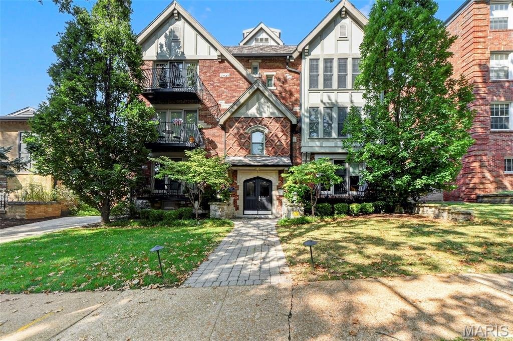 Condo in Clayton, Missouri, United States 1 - 18946081
