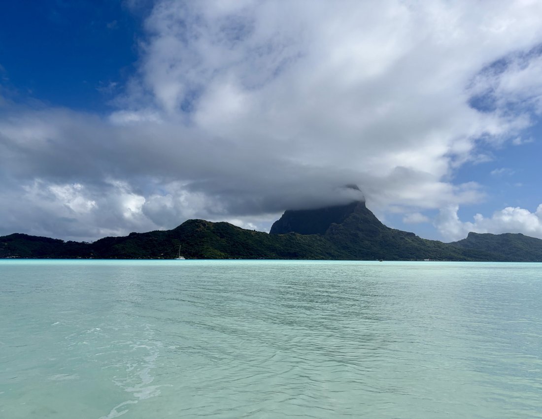 Land in Bora Bora, Leeward Islands, French Polynesia 2 - 18945516