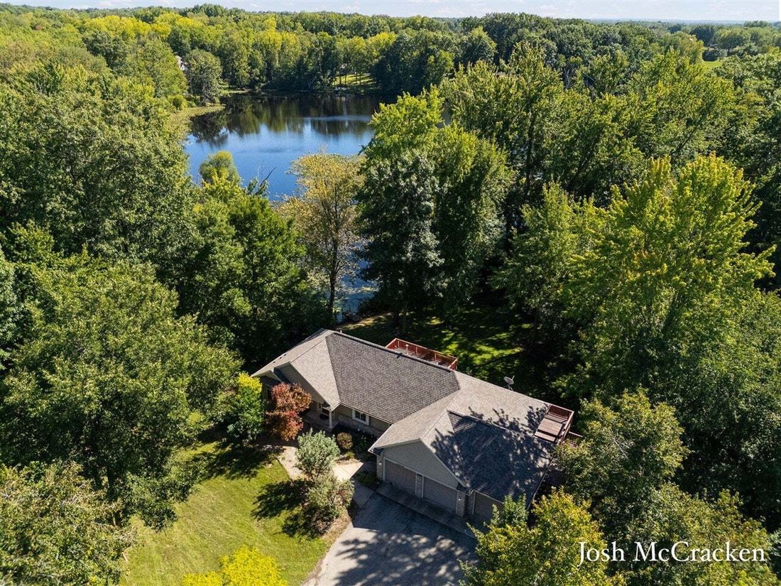 House in Alto, Michigan, United States 1 - 18945992