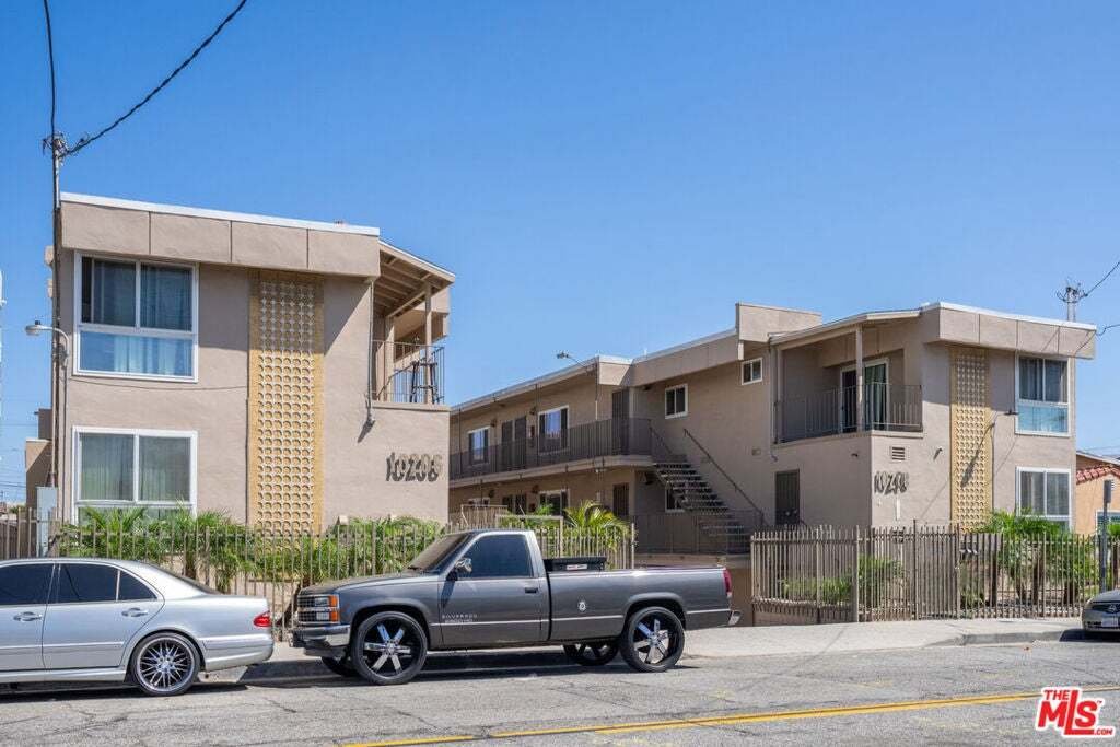 Inglewood, California, United States 4 - 18945743