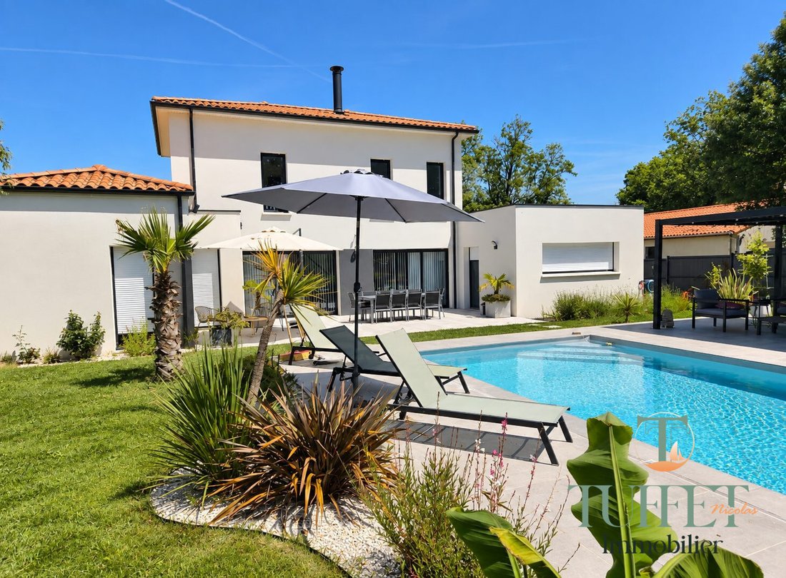 Villa a Breuillet, Nuova Aquitania, Francia 4 - 18712799