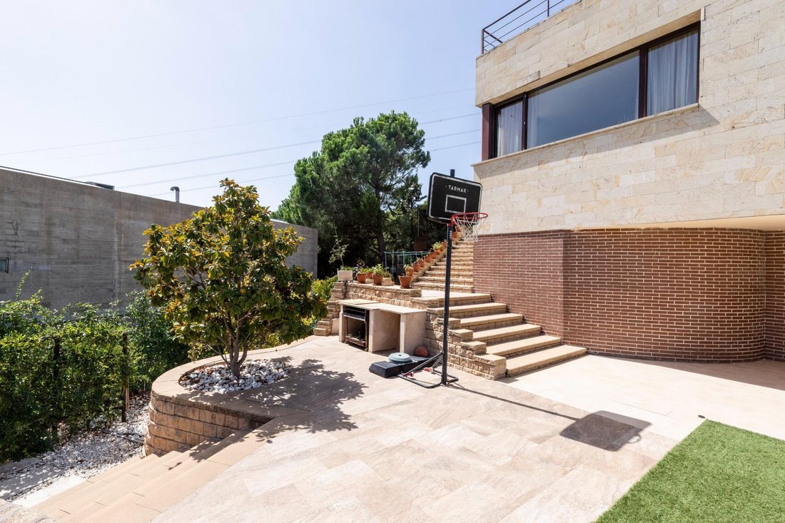 Villa in Torrelodones, Comunidad de Madrid, Spain 3 - 18946298