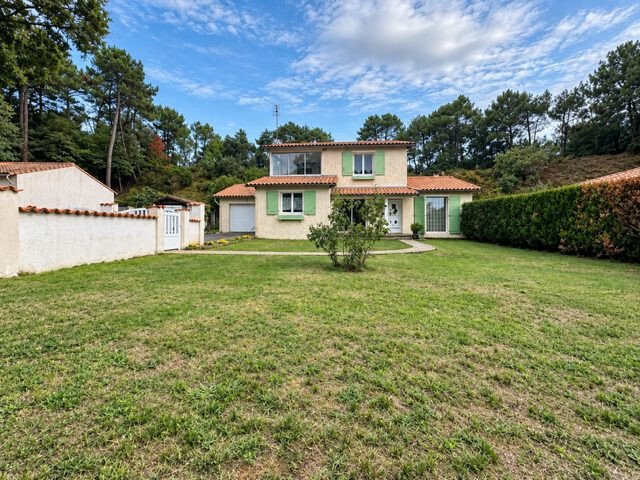 House in Saint-Augustin, Nouvelle-Aquitaine, France 2 - 16827608