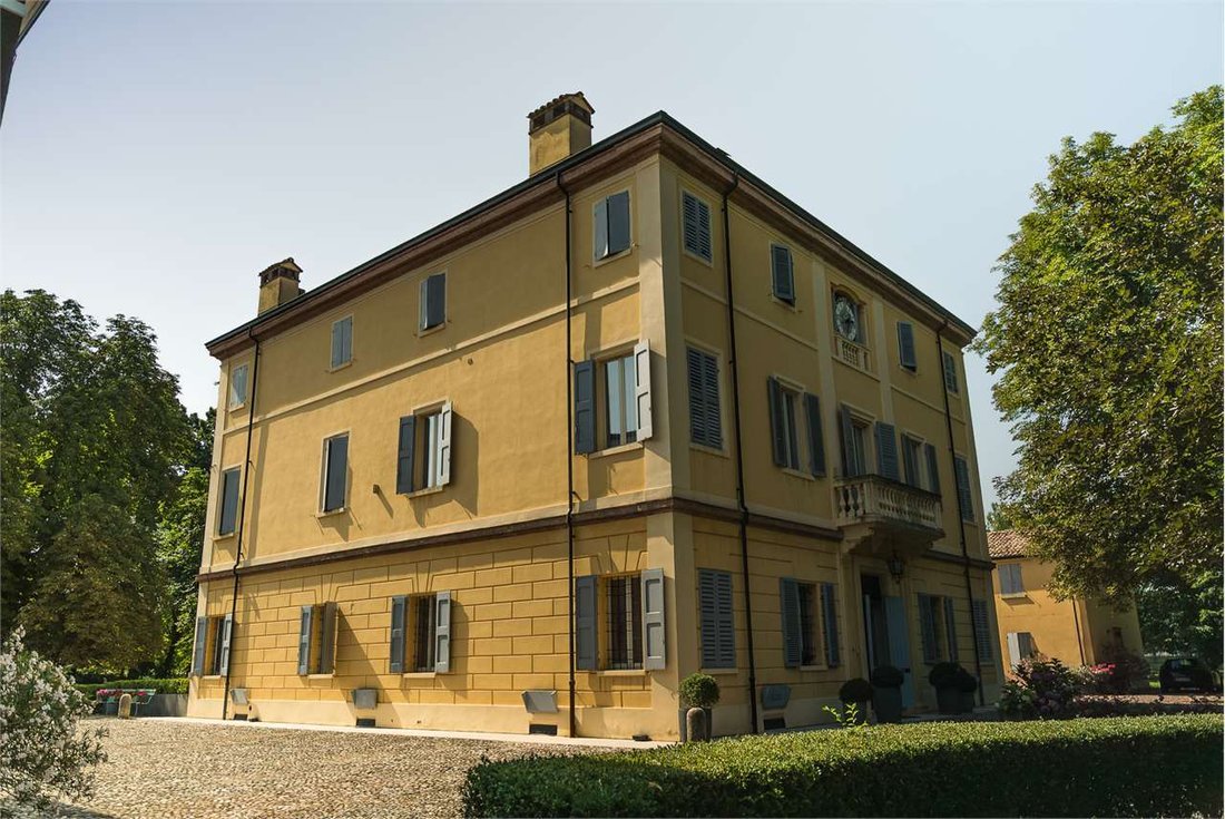 Villa in Centro Storico, Modena, Emilia-Romagna 1 - 18946229