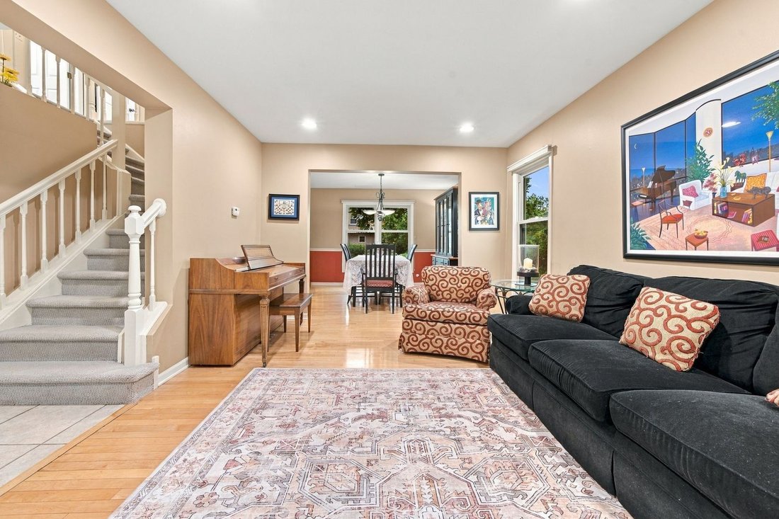 House in Buffalo Grove, Illinois, United States 4 - 18946179