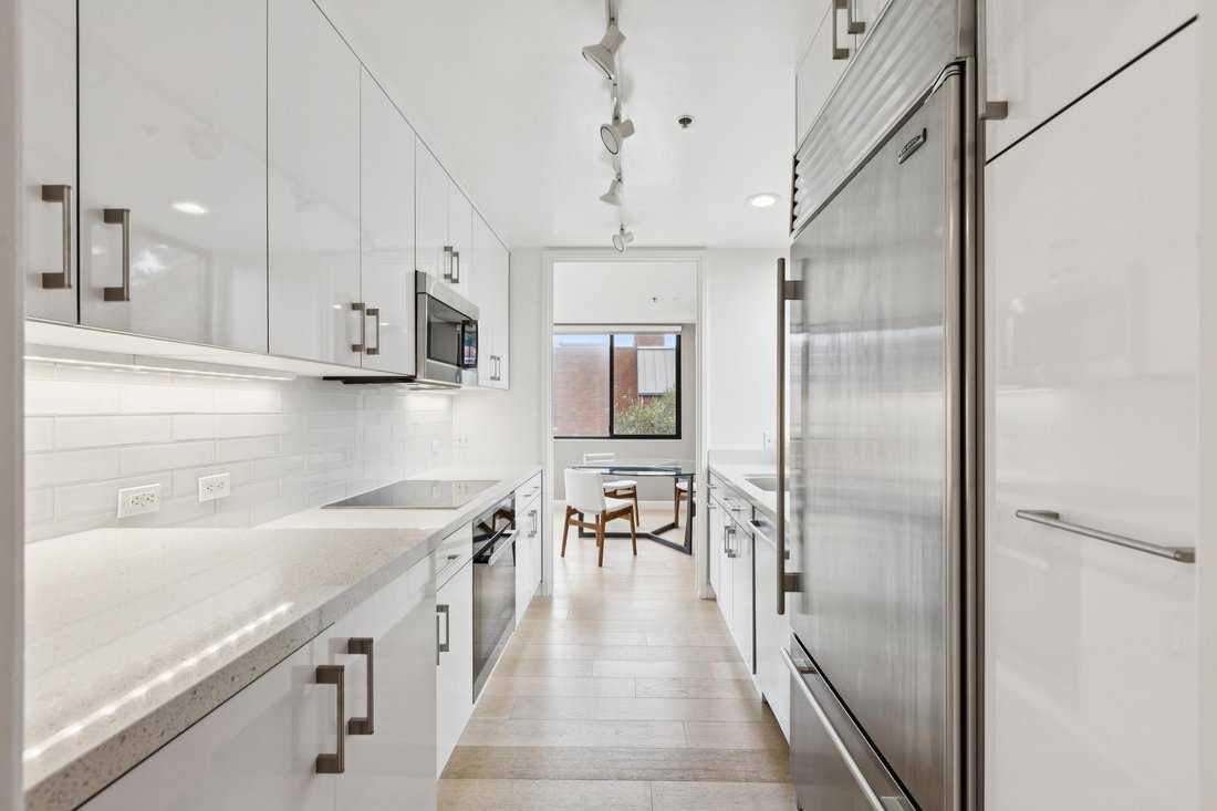 Condo in San Francisco, California, United States 4 - 18945371