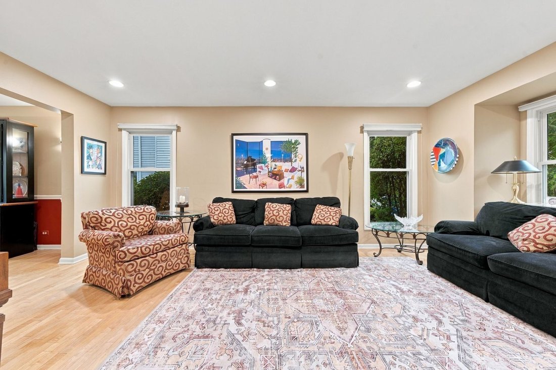 House in Buffalo Grove, Illinois, United States 3 - 18946179