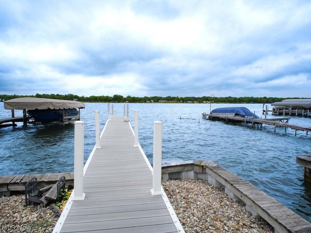 House in Lake Milton, Ohio, United States 4 - 18945263