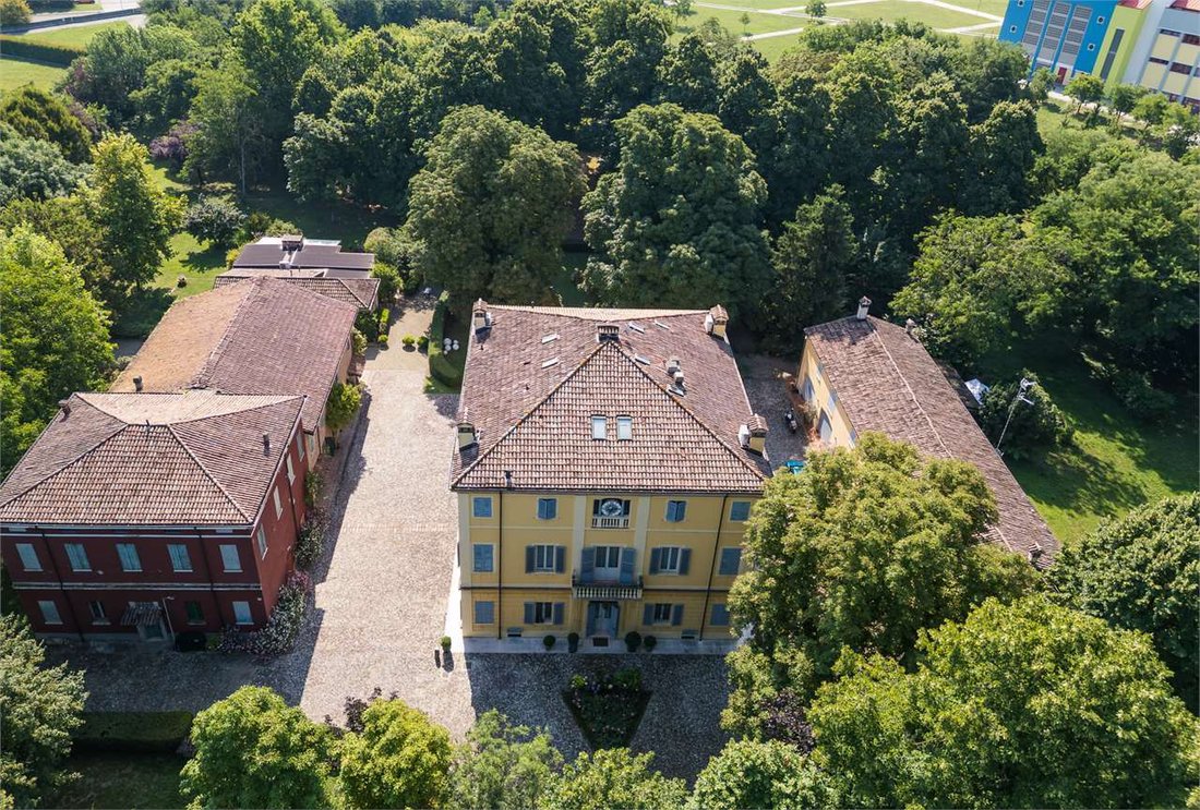 Villa in Centro Storico, Modena, Emilia-Romagna 2 - 18946229
