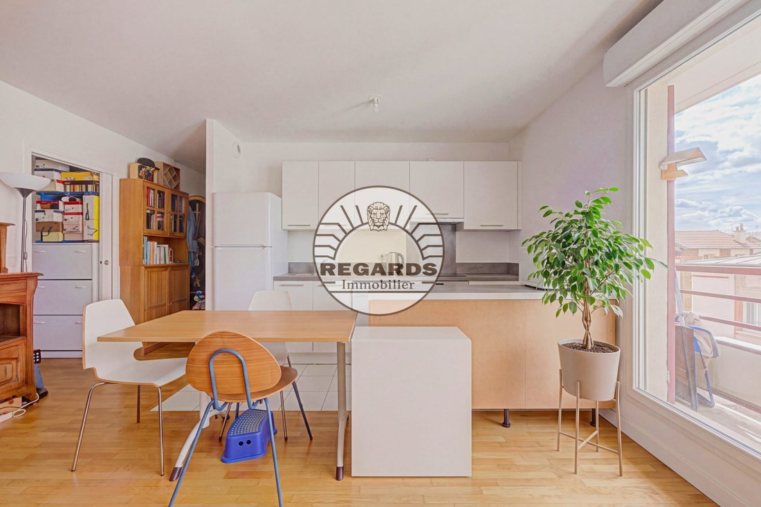 Apartment in Montrouge, Ile-de-France, France 3 - 18945454