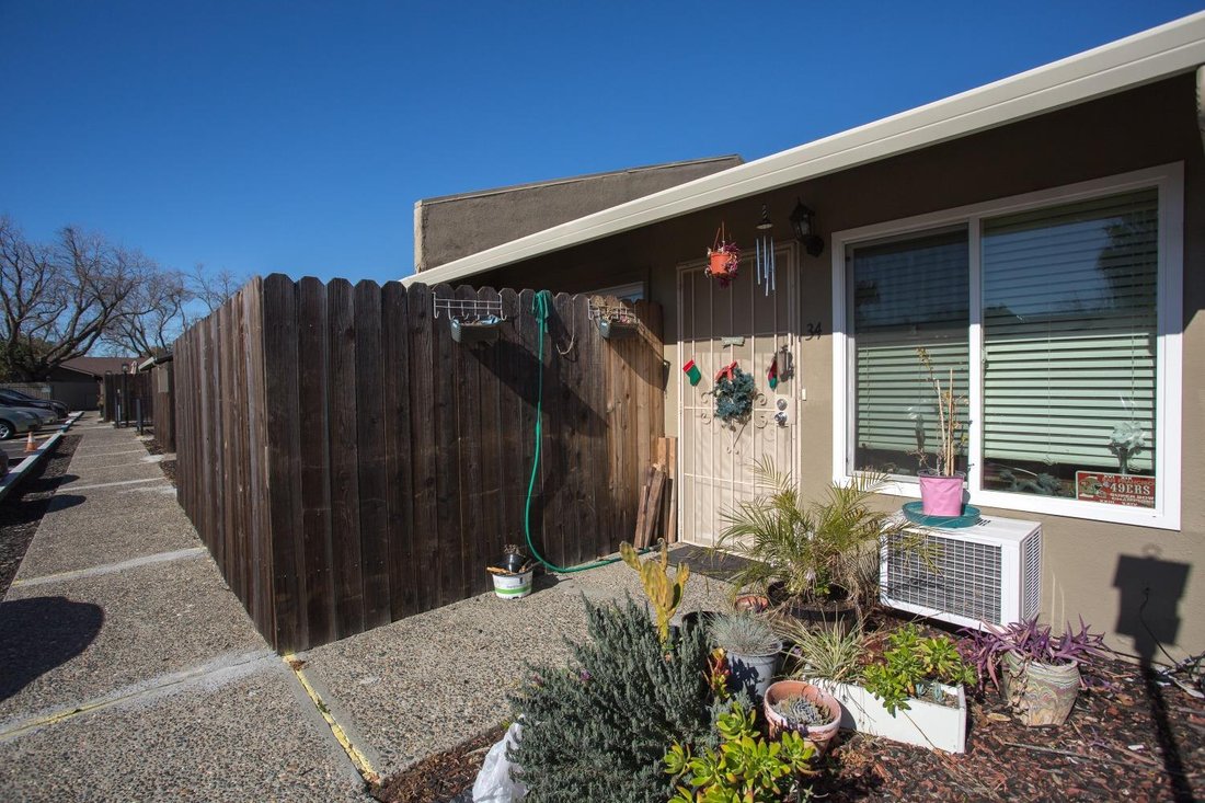Sacramento, California, United States 4 - 18945899