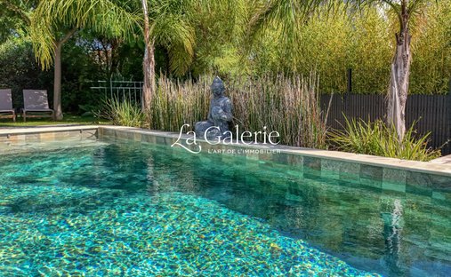 Villa in Saint-Cyr-sur-Mer, Provence-Alpes-Côte d'Azur, France 1