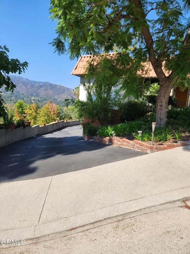 Glendale, California, United States 3 - 18946001