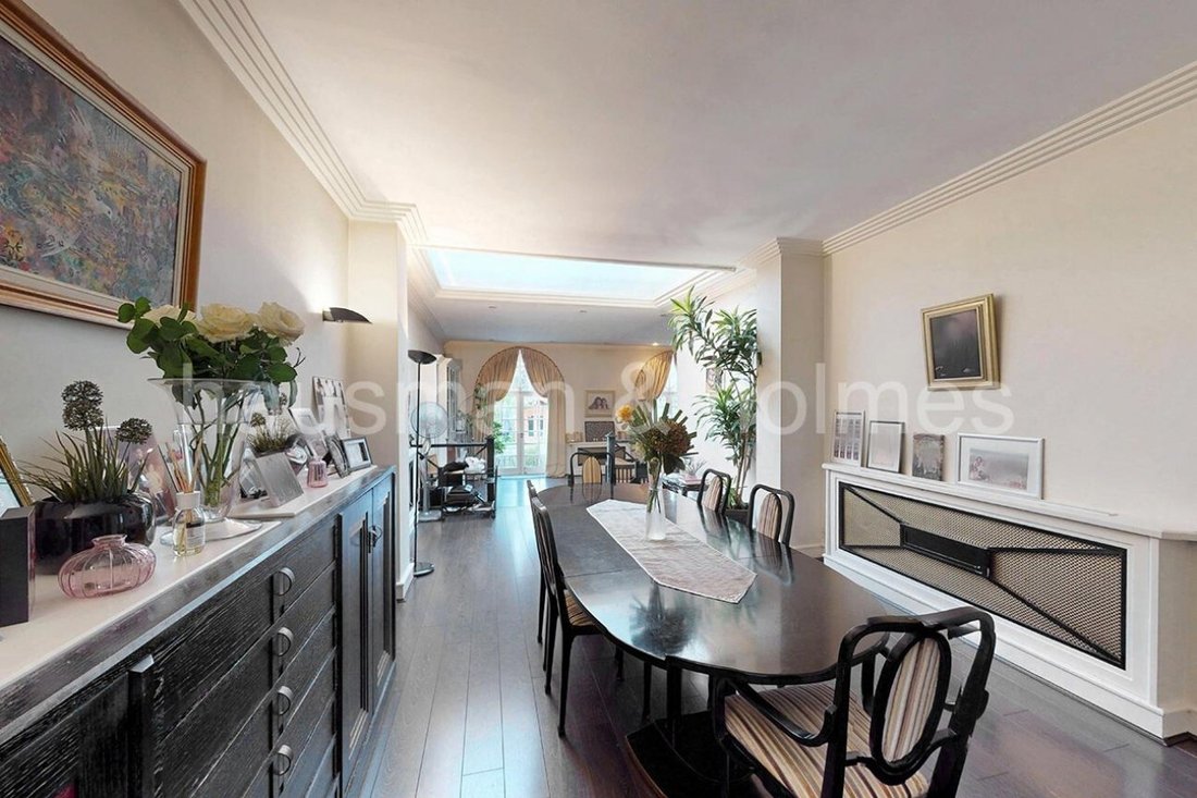 House in Brent Cross, Barnet, England 4 - 18609147