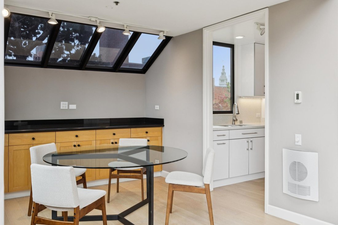 Condo in San Francisco, California, United States 3 - 18945371
