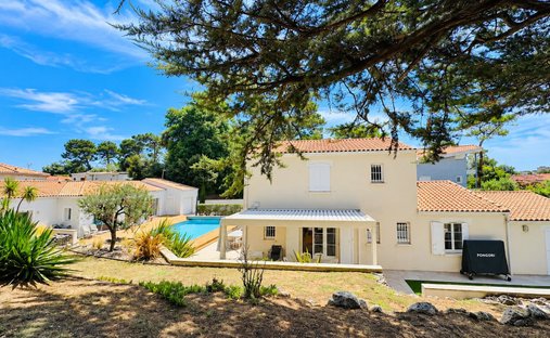 House in Nord Est Vallieres, Saint-Georges-de-Didonne, France 1