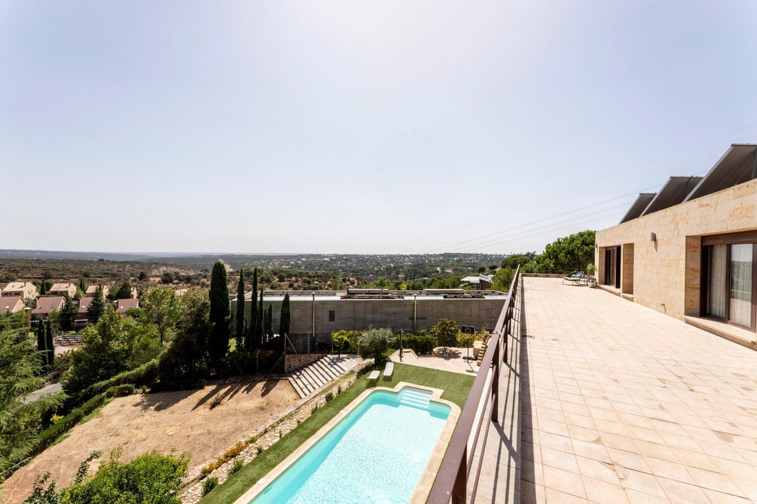 Villa in Torrelodones, Comunidad de Madrid, Spain 1 - 18946298