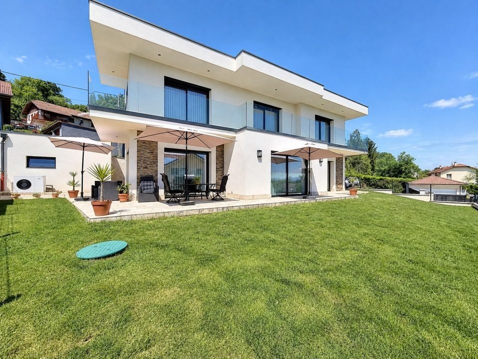 House in Peron, Auvergne-Rhône-Alpes, France 1 - 17831582