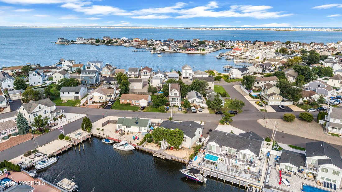 House in Toms River, New Jersey, United States 1 - 18945688