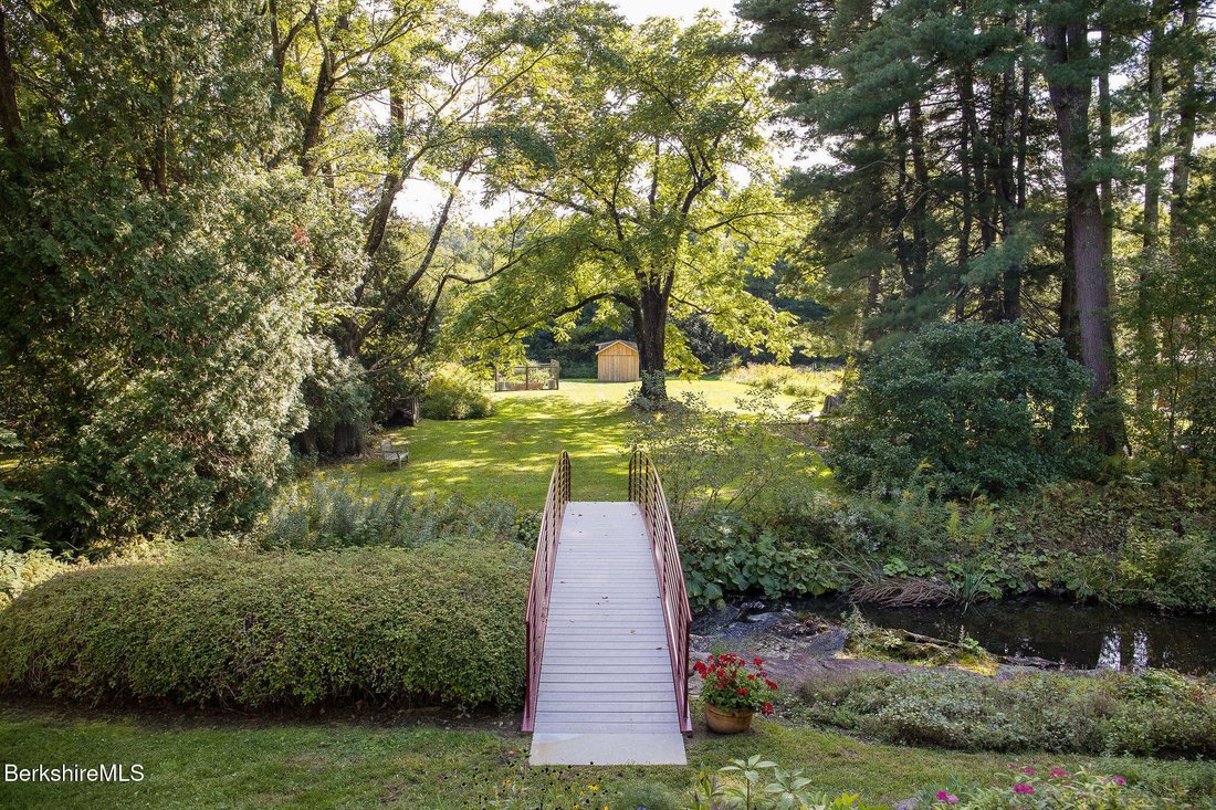 House in Great Barrington, Massachusetts, United States 5 - 18945396