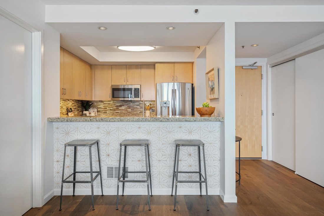 Condo in San Francisco, California, United States 5 - 18945362
