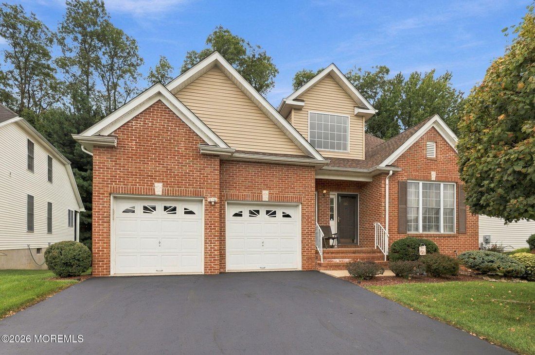 House in Marlboro Township, New Jersey, United States 1 - 18945679