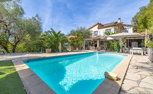 Maison à Castagniers, Provence-Alpes-Côte d'Azur, France 1