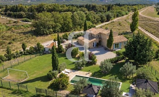 House in Cheval-Blanc, Provence-Alpes-Côte d'Azur, France 1