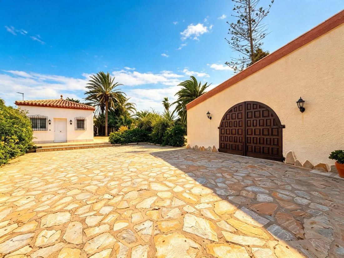 Villa in La Manga del Mar Menor, San Javier, Región de Murcia 2 - 18946092