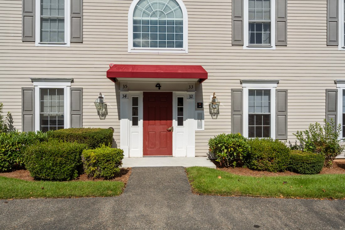 Condo in Woburn, Massachusetts, United States 1 - 18945576