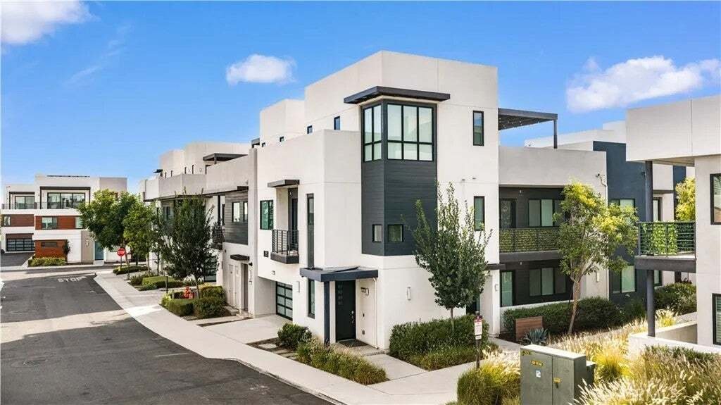 Condo in Tustin, California, United States 1 - 18946053