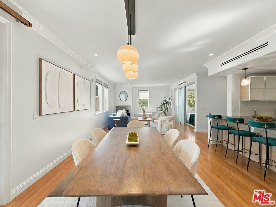 Condo in Los Angeles, California, United States 5 - 18945735