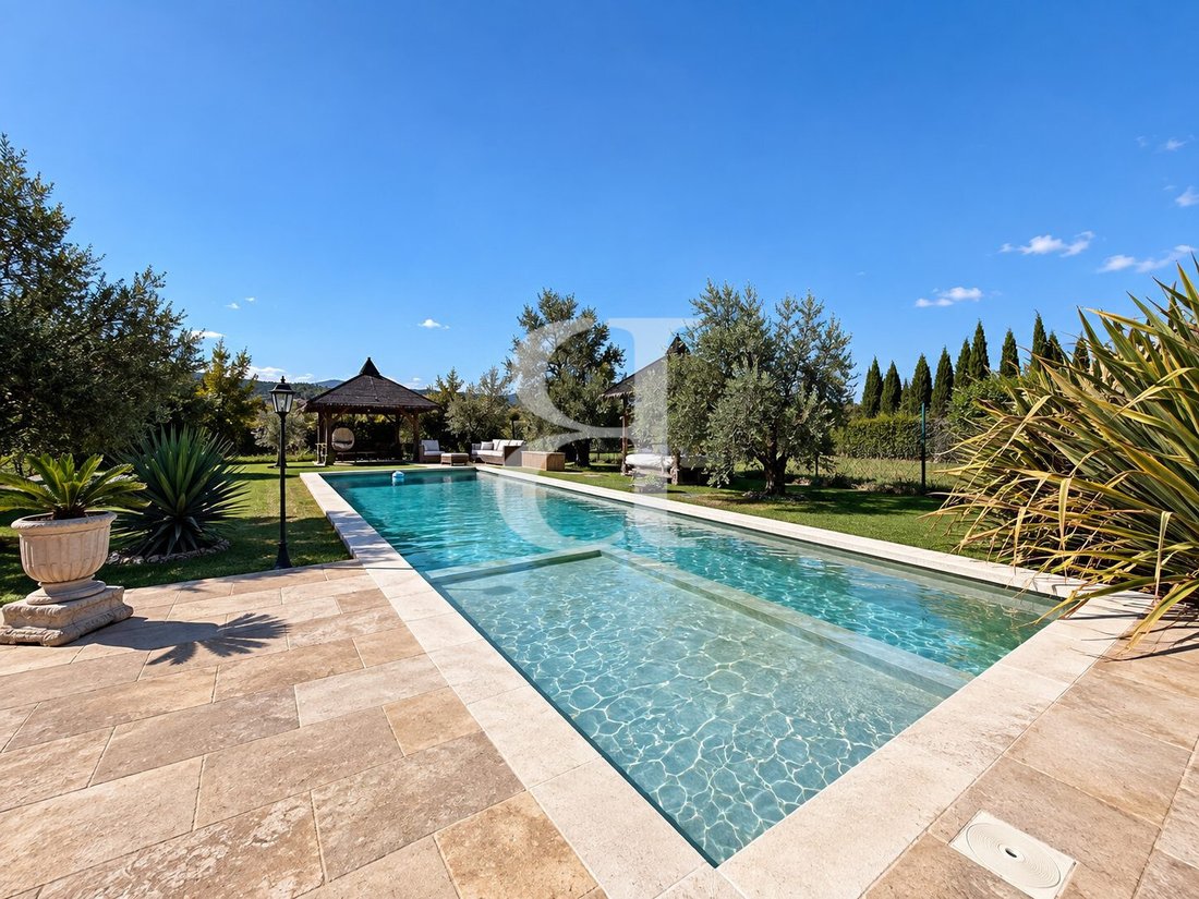 House in Cheval-Blanc, Provence-Alpes-Côte d'Azur, France 5 - 18945508