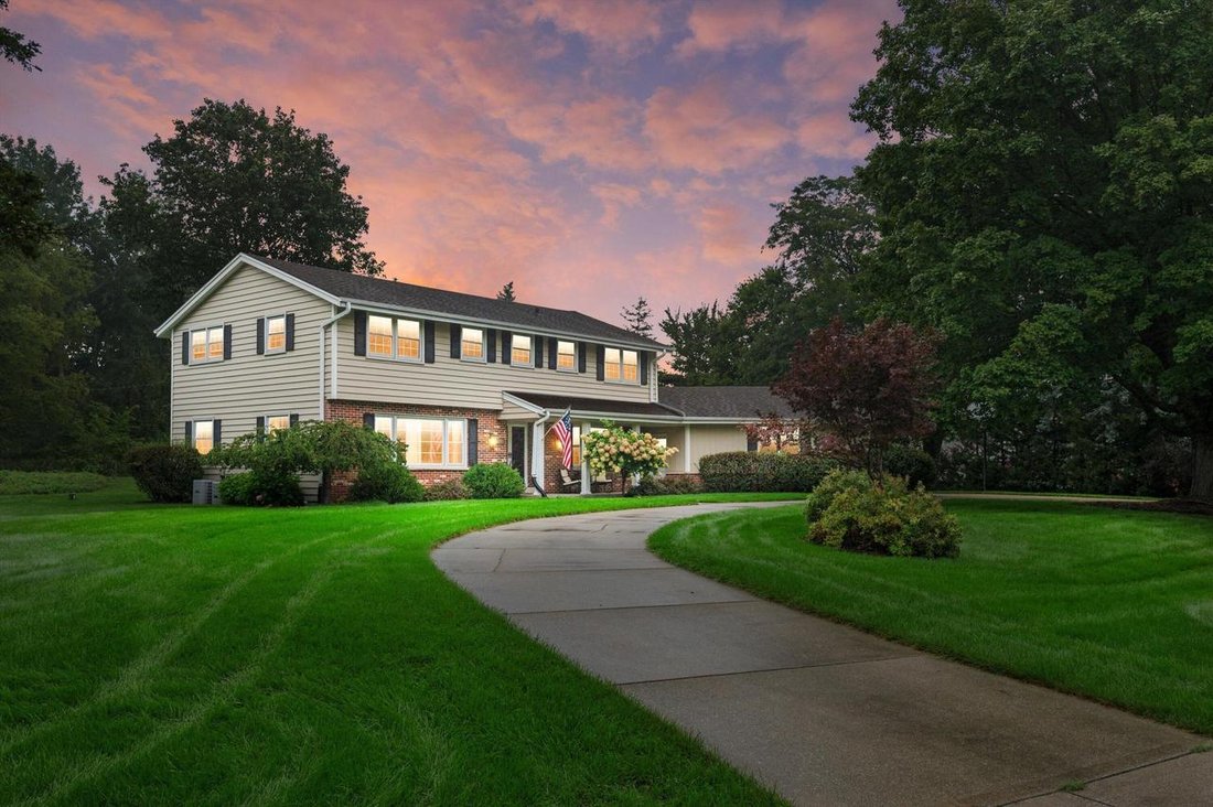 House in Brookfield, Wisconsin, United States 1 - 18945683