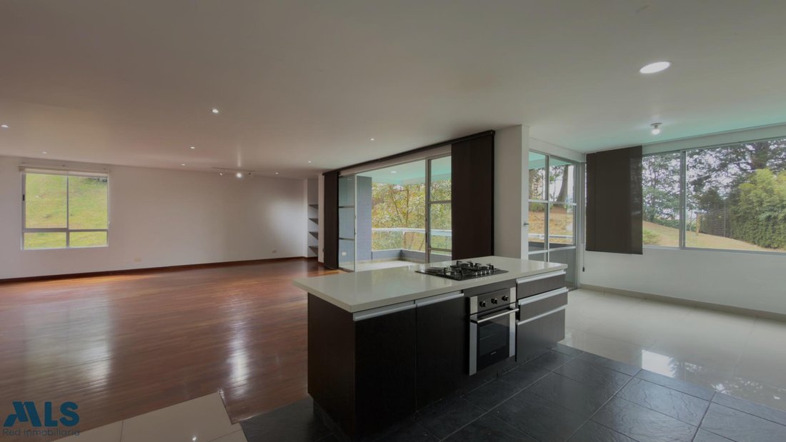 Apartment in Medellín, Antioquia, Colombia 4 - 18946205